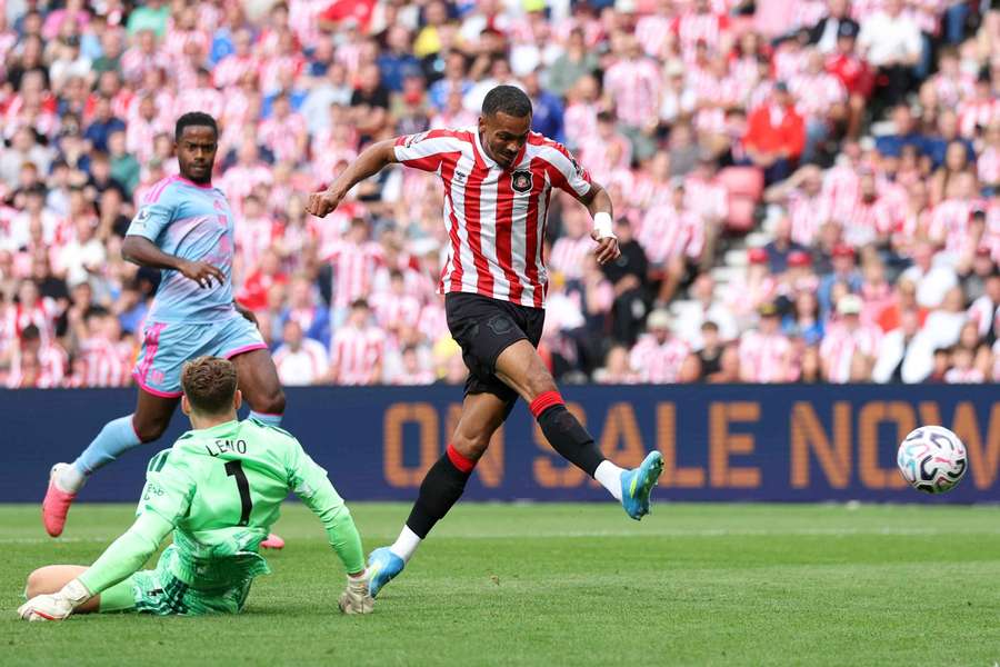 Sunderland's Wilson Isidor scores their first goal past Fulham's Bernd Leno Sunderland's Wilson Isidor scores their first goal past Fulham's Bernd Leno