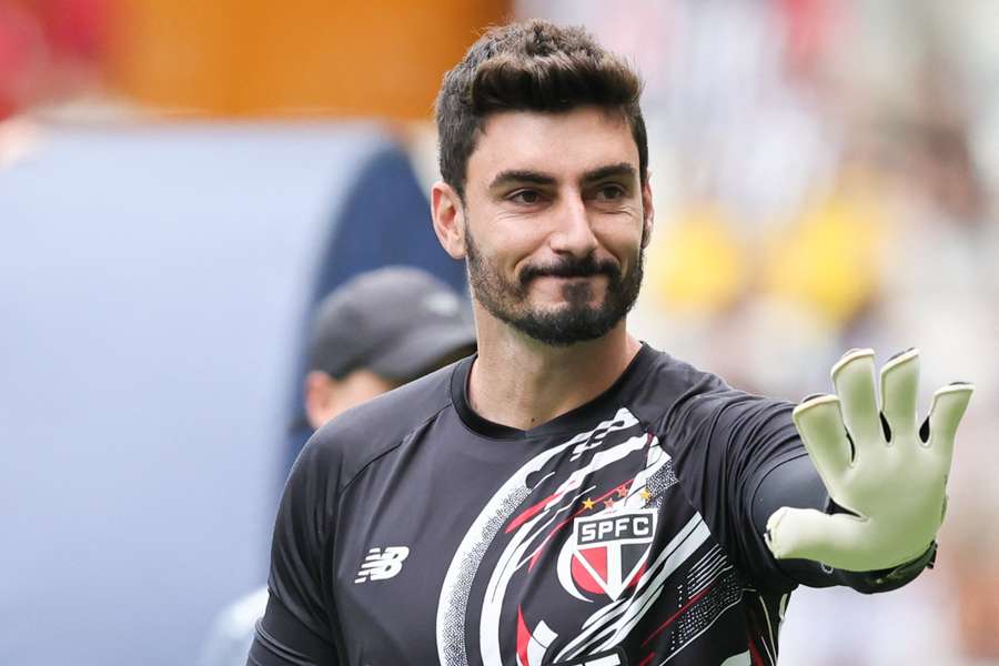 Goleiro Rafael durante aquecimento no Mineirão