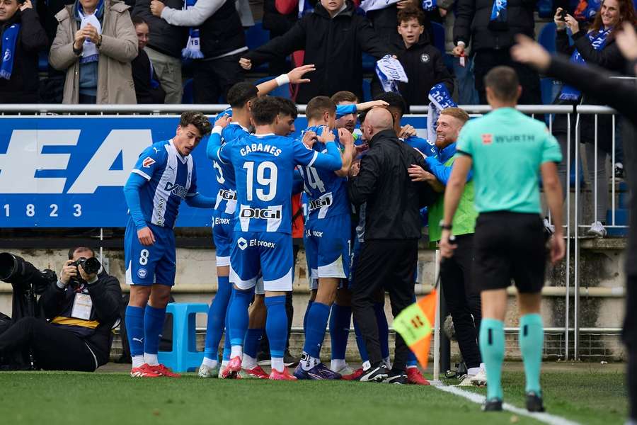 Alaves claimed a huge win in the title race