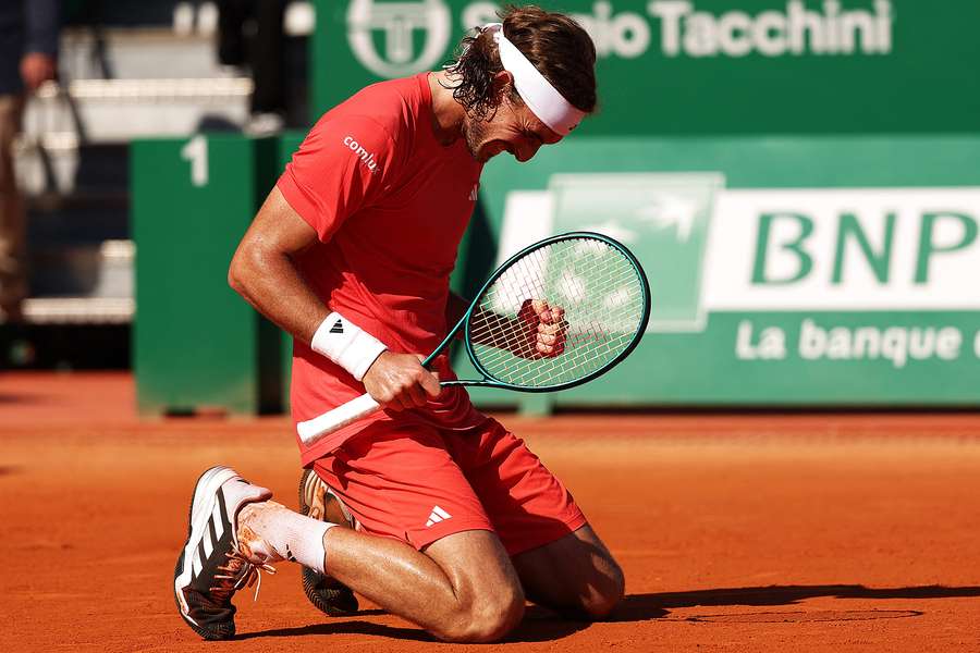 Tsitsipas storms back to sink Sinner in Monte Carlo