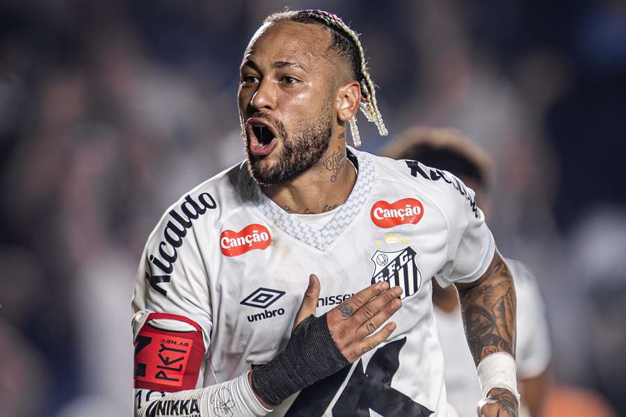 Neymar recebeu convite do Fluminense antes do Mundial Neymar recebeu convite do Fluminense antes do Mundial