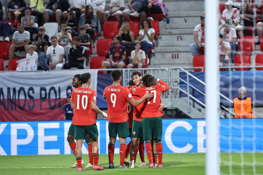 Portugal festeja diante da Polónia