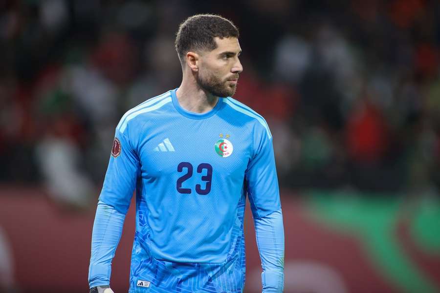 Goalkeeper Zidane fast becoming Algeria favourite