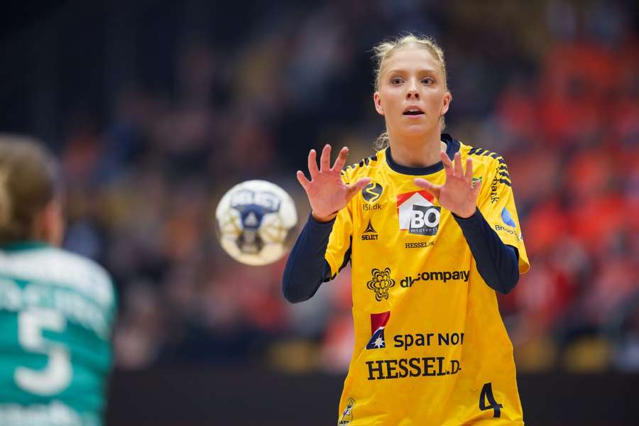 Julie Scaglione in action for Ikast Julie Scaglione in action for Ikast