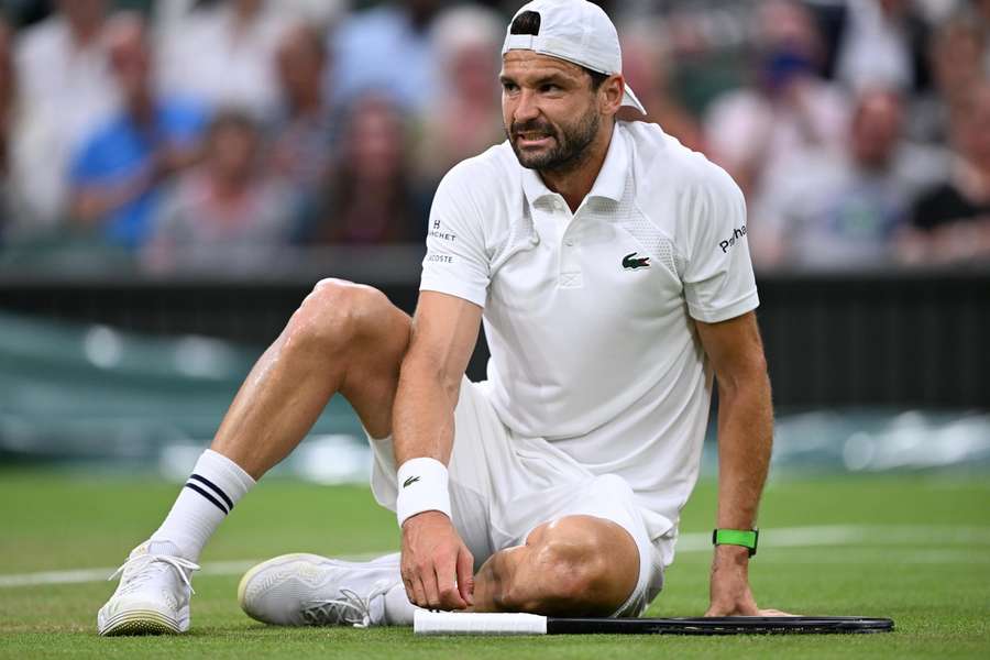 Bulgarul Grigor Dimitrov, accidentat la umăr la Wimbledon Bulgarul Grigor Dimitrov, accidentat la umăr la Wimbledon