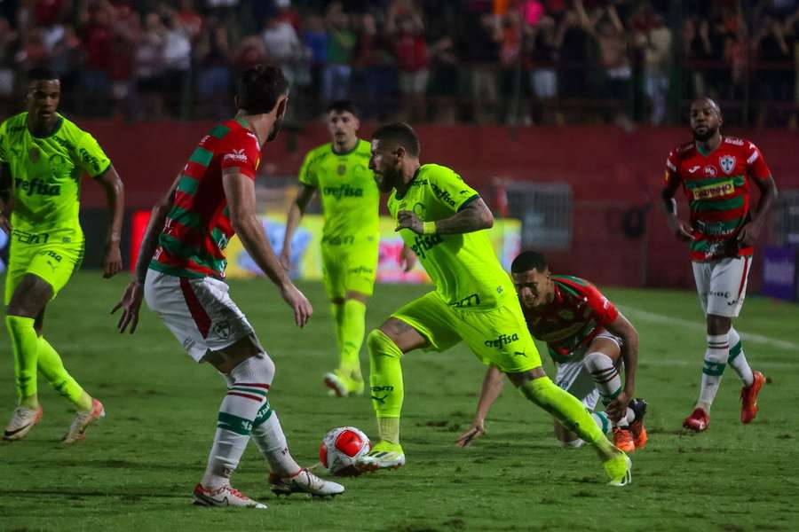 O Palmeiras sofreu em boa parte do duelo