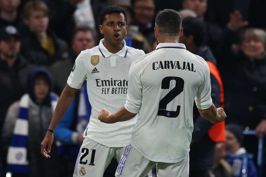 Rodrygo e Carvajal comemoram gol do Real
