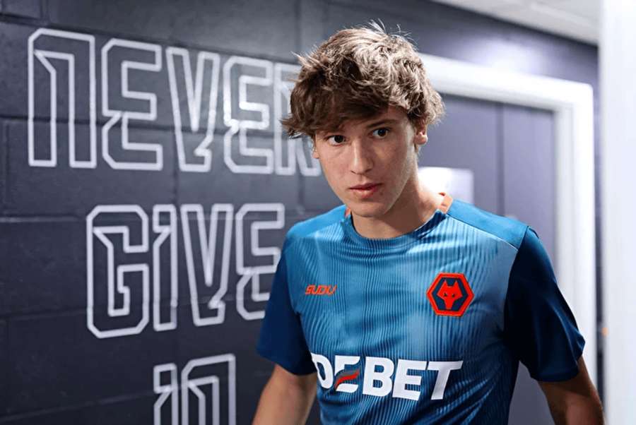 Nová posila Wolves Fer López.