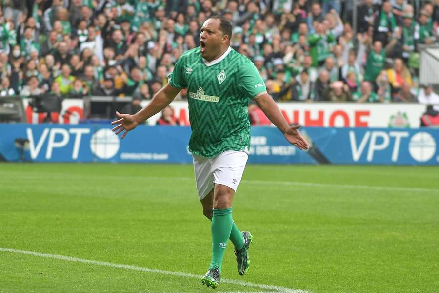 Toni beim Abschiedsspiel für Bundesliga-Legende Claudio Pizarro