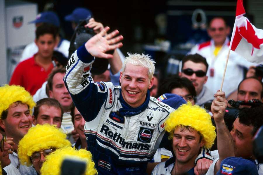 Jacques Villeneuve nas celebrações do título de Fórmula 1 conquistado pela Williams em 1997