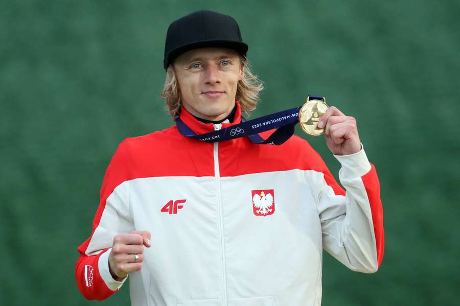 Dawid Kubacki po wygraniu konkursu na Wielkiej Krokwi: "medal dedykuję lekarzom"