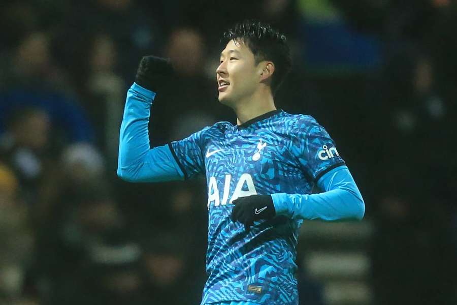 Tottenham vence o Preston com dois gols de Son e avança na Copa da Inglaterra