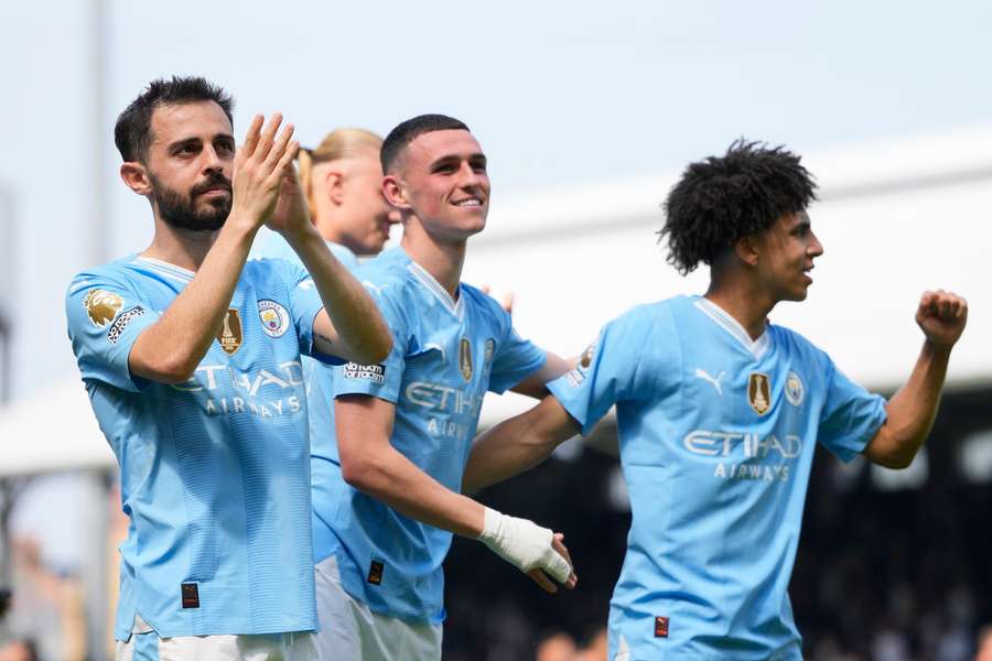 Manchester City viert de overwinning op Fulham