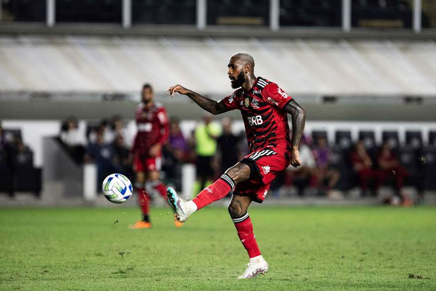 Gerson deu três assistências na vitória do Fla