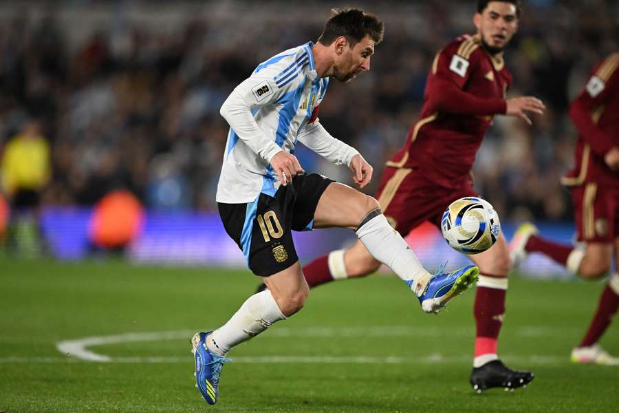 Messi, máximo goleador de Argentina