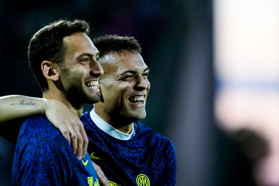 Lautaro Martinez e Hakan Calhanoglu