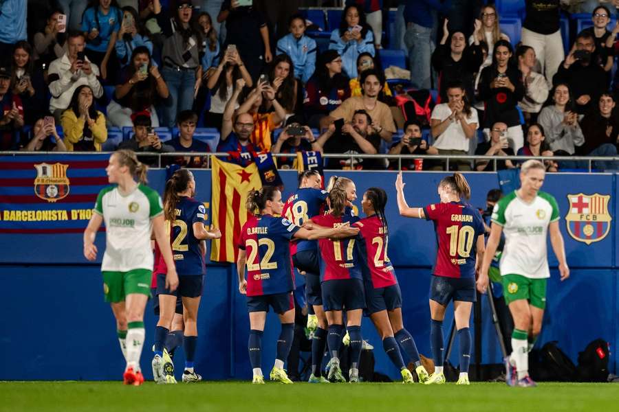 Il Barça festeggia uno dei nove gol