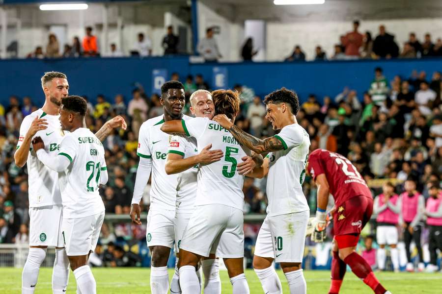 A festa dos jogadores do Sporting na Amoreira