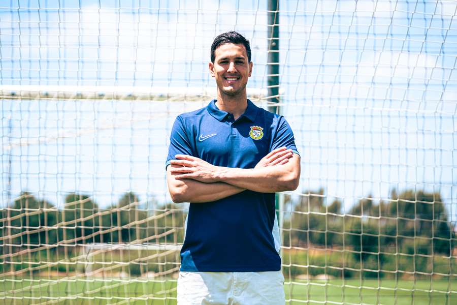 Jhonatan Luiz oficializado pelo Alverca Jhonatan Luiz oficializado pelo Alverca