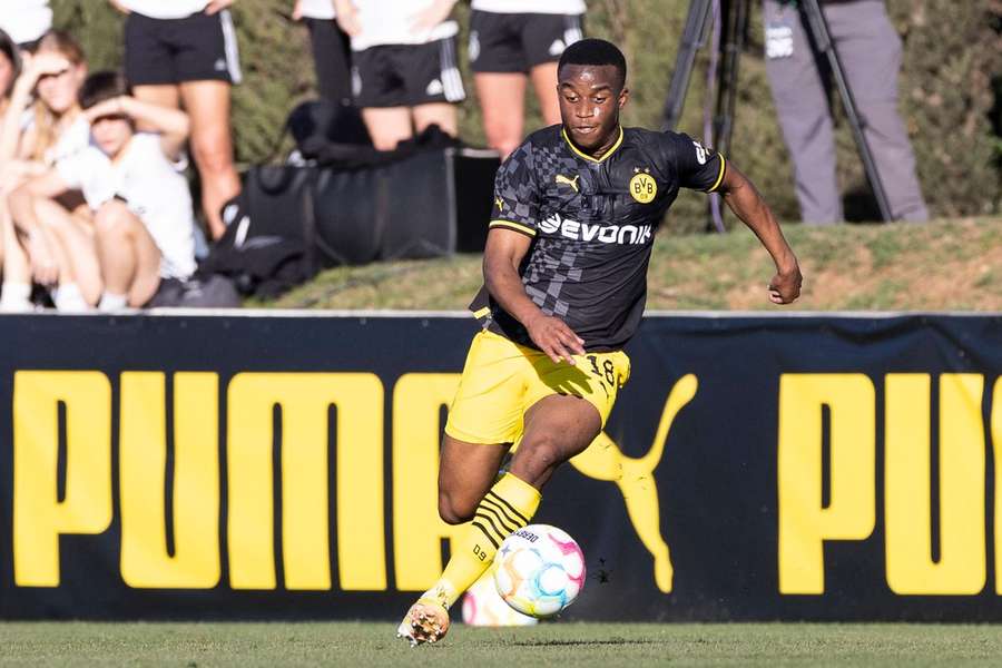 Youssoufa Moukoko (18 ani) are 6 goluri și 3 pase decisive pentru Dortmund în acest sezon