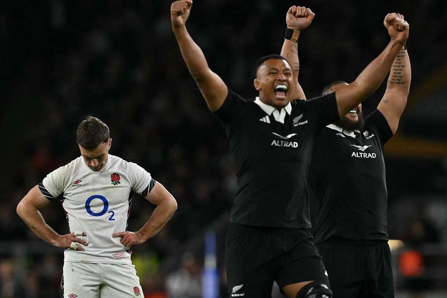 Los All Blacks ganaron en Inglaterra al XV de la Rosa