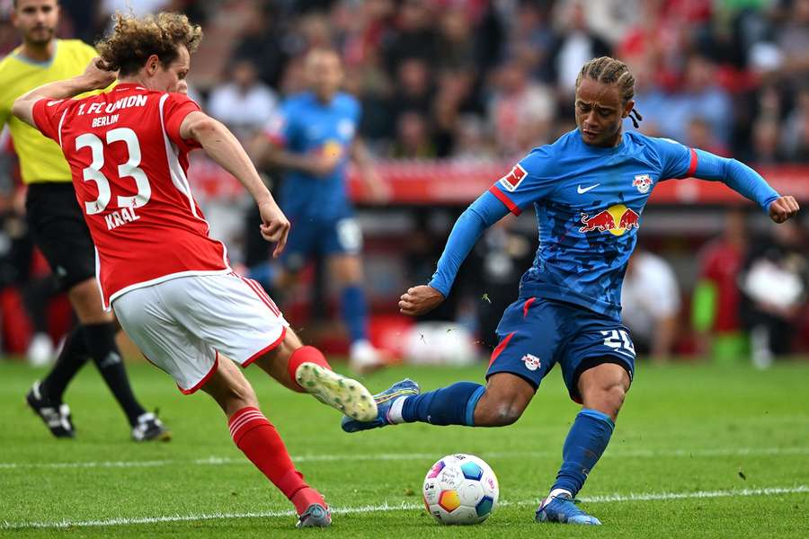 Xavi Simons in actie tegen Union Berlin 