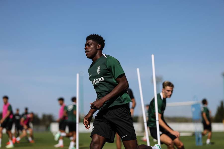 Issa Doumbia no treino do Sporting Issa Doumbia no treino do Sporting