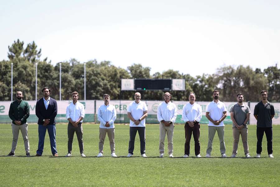 A equipa técnica completa dos juvenis do Sporting A equipa técnica completa dos juvenis do Sporting