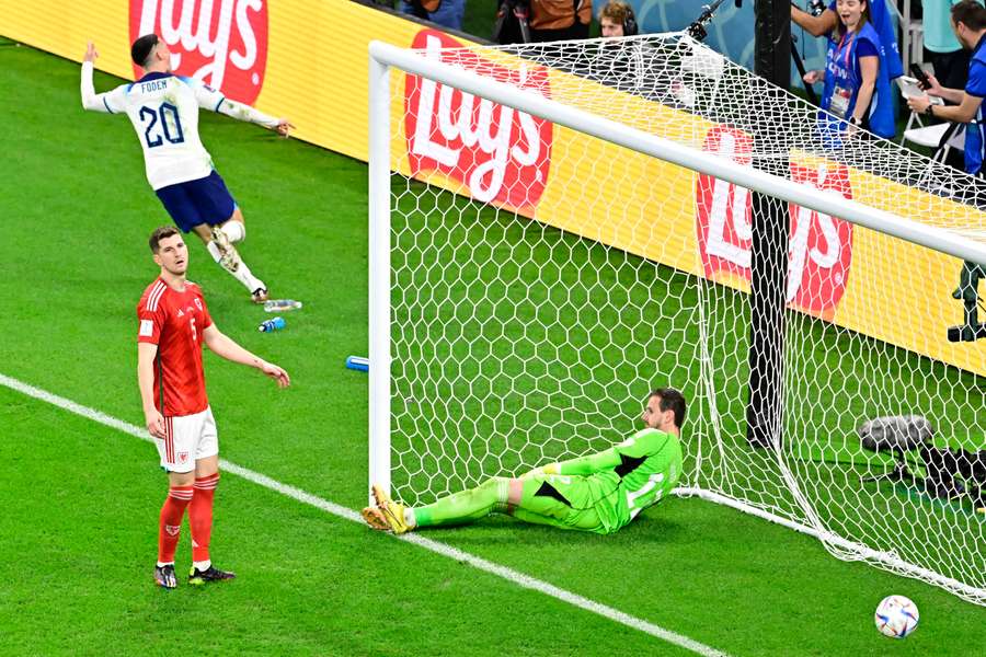 Foden duce scorul la 2-0 pentru englezi Foden duce scorul la 2-0 pentru englezi