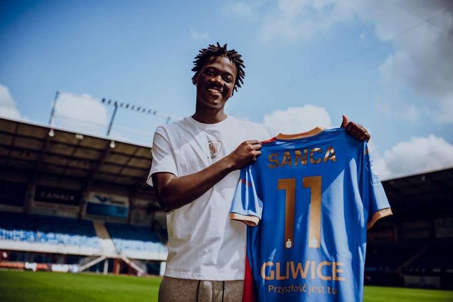 Leandro Sanca oficializado no Piast Gliwice