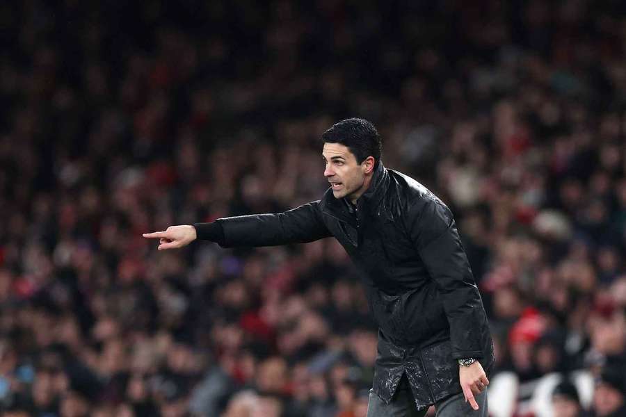 Arteta vítá v týmu nového parťáka.