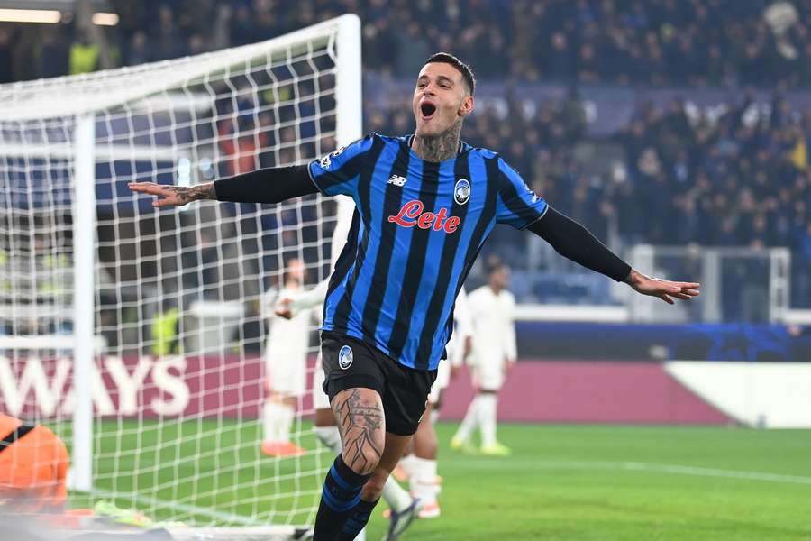 L'esultanza di Scamacca L'esultanza di Scamacca