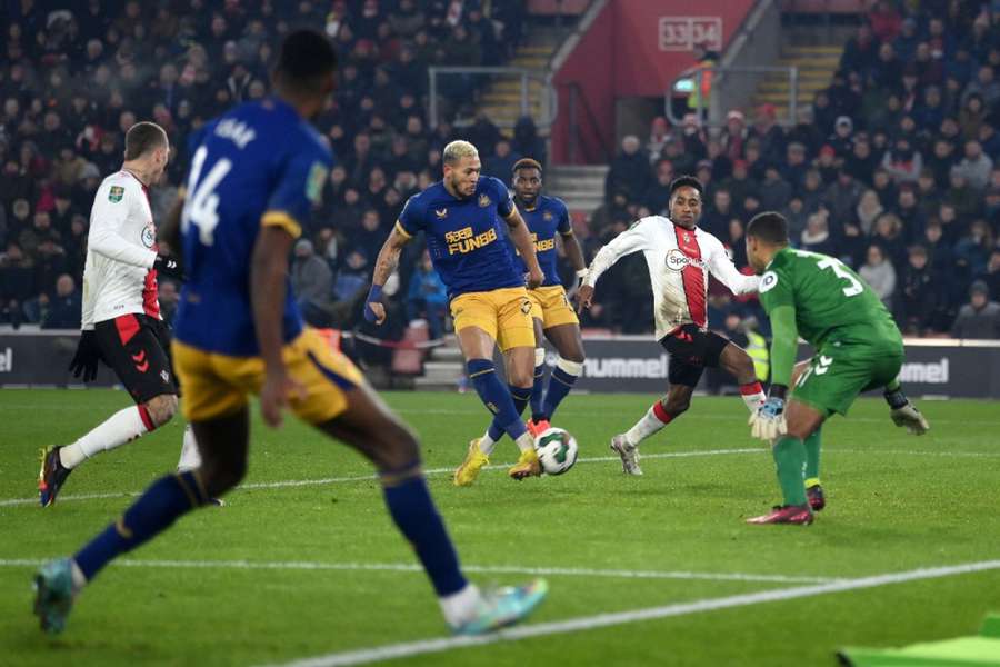 Joelinton taps in to give Newcastle United a slender advantage going into next week's second leg