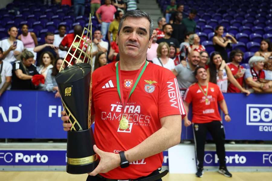 Norberto Alves com o troféu