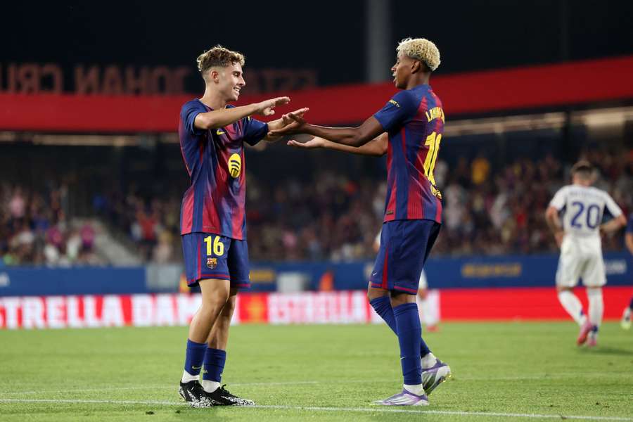 Pewne zwycięstwo Barcelony w meczu o Trofeum Gampera, Szczęsny rezerwowym