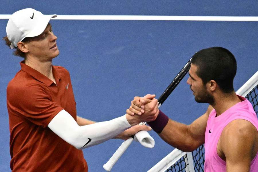 Jannik Sinner (a sinistra) e Carlos Alcarez saranno le due attrazioni principali delle ATP Finals 2025 Jannik Sinner (a sinistra) e Carlos Alcarez saranno le due attrazioni principali delle ATP Finals 2025