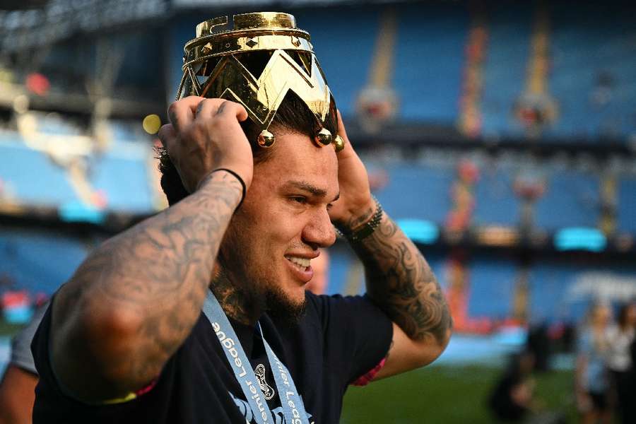 Ederson, hexacampeão da Premier League com o Manchester City