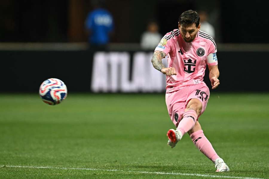 Lionel Messi skóroval proti Portu z přímého kopu a na MS klubů se poprvé střelecky prosadil.