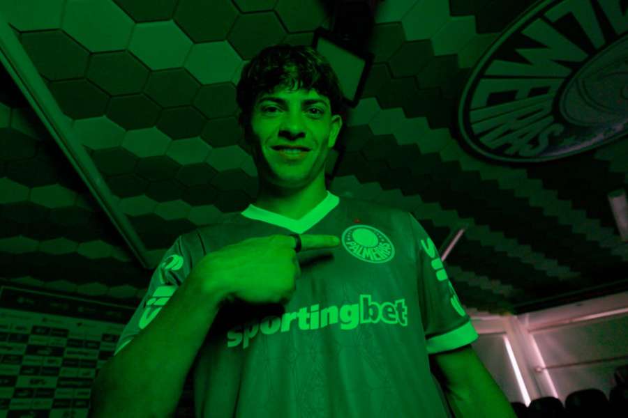 Giay renovou com Palmeiras até 2030
