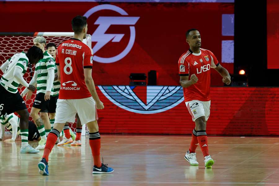 A festa de Higor de Souza, que foi expulso na segunda parte