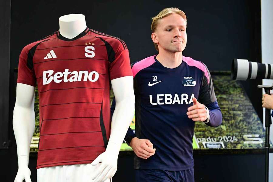 Šín se představí na Letné v dresu Alkmaaru.