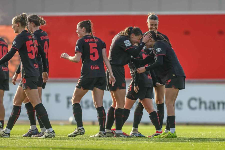 Bayer Leverkusen hat im zweiten Bundesligaspiel des neuen Jahres den zweiten Sieg gefeiert. Bayer Leverkusen hat im zweiten Bundesligaspiel des neuen Jahres den zweiten Sieg gefeiert.