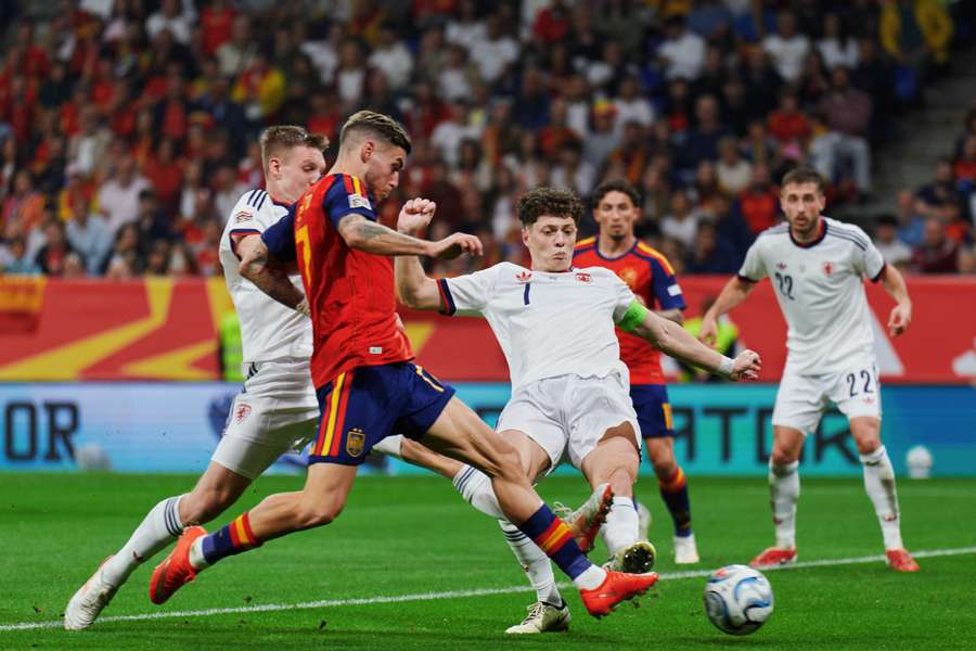 Roberto, en el partido de debut con la selección española absoluta Roberto, en el partido de debut con la selección española absoluta