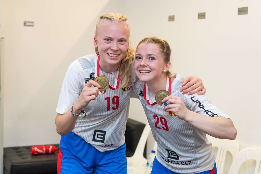 Vanessa Rebecca Keprtová (vpravo) výrazně přispěla k zisku bronzových medailí.