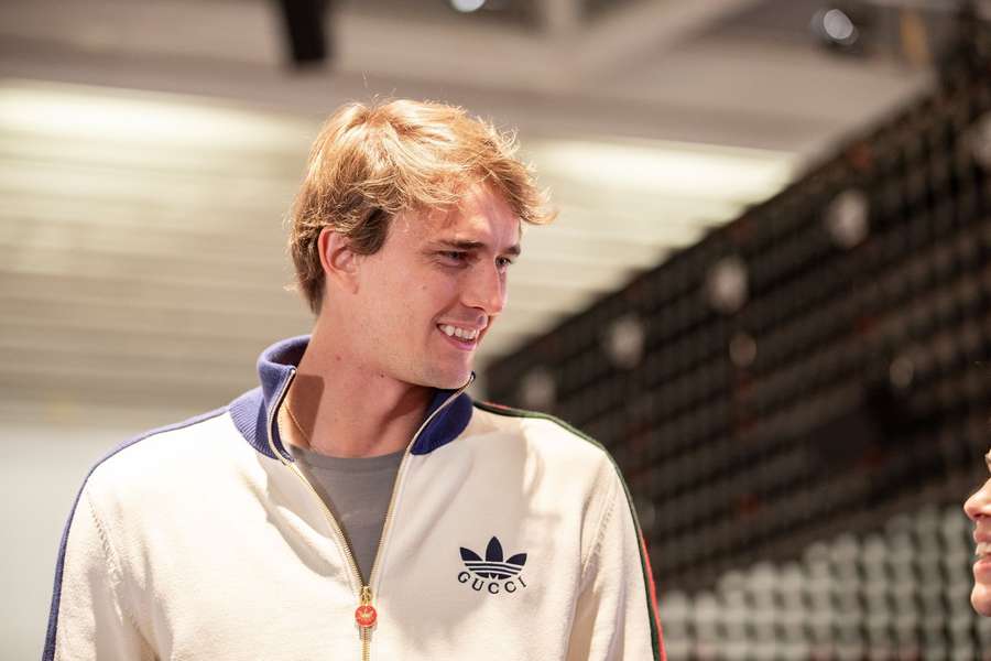 Alexander Zverev op de persconferentie van ImproVR in München