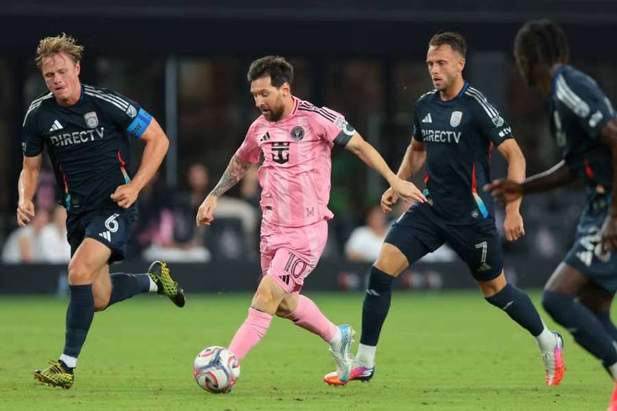 Messi sa znova presadil, ale na výhru to nestačilo. Messi sa znova presadil, ale na výhru to nestačilo.