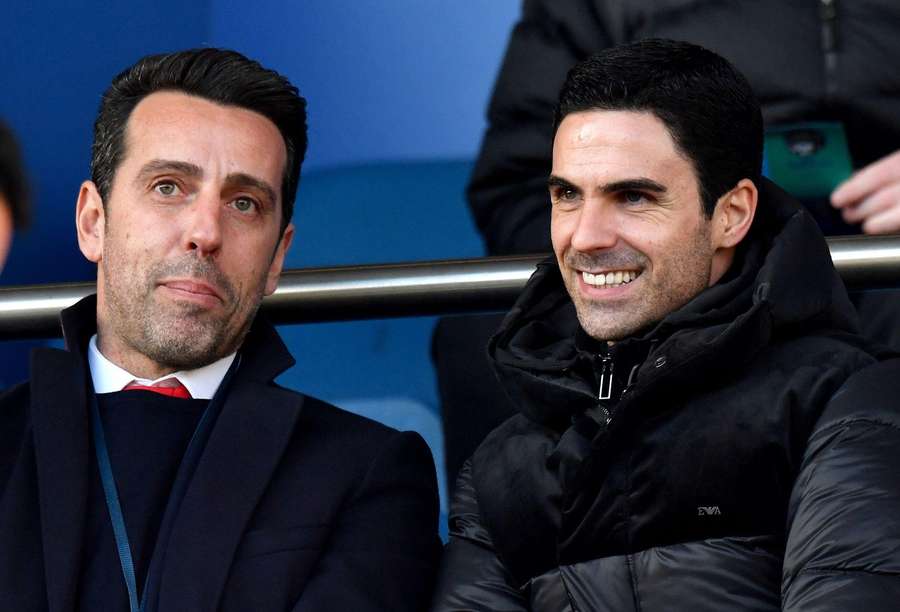 Edu Gaspar a Mikel Arteta. Edu Gaspar a Mikel Arteta.