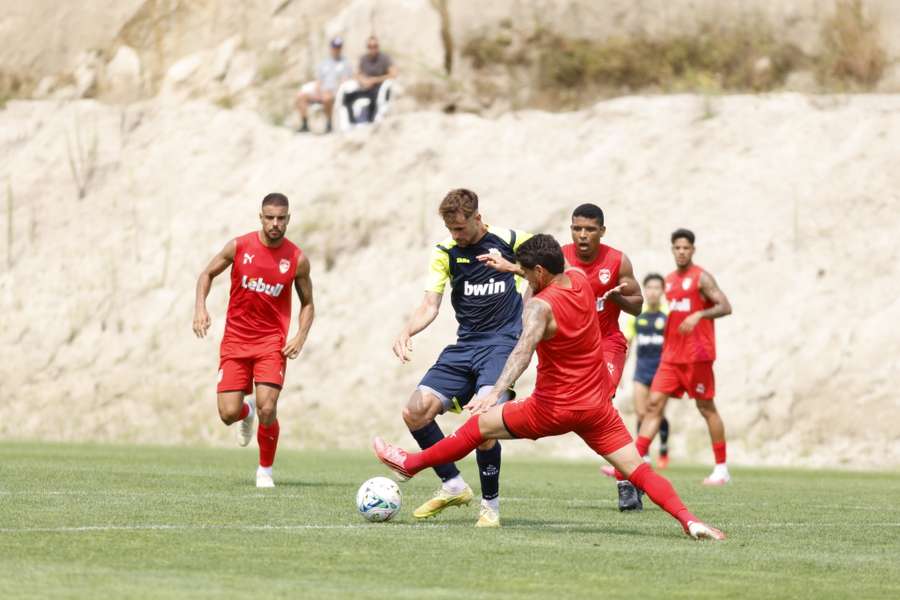 Particular entre Santa Clara e Arouca, disputado no centro de treinos da Sport’s Valley, em Vizela