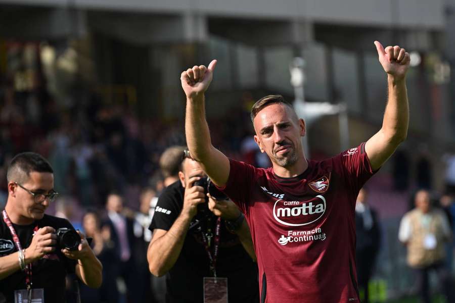 Franck Ribery jest asystentem trenera w Salernitanie, ale planuje być głównym menedżerem