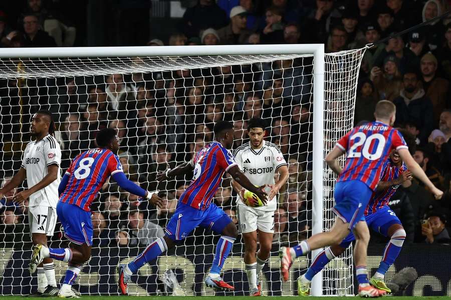 Guehi marcou o golo decisivo do Palace Guehi marcou o golo decisivo do Palace